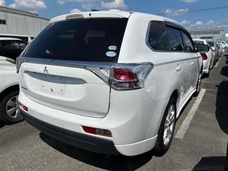 2013 Mitsubishi OUTLANDER - Thumbnail