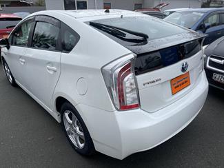 2012 Toyota PRIUS - Thumbnail