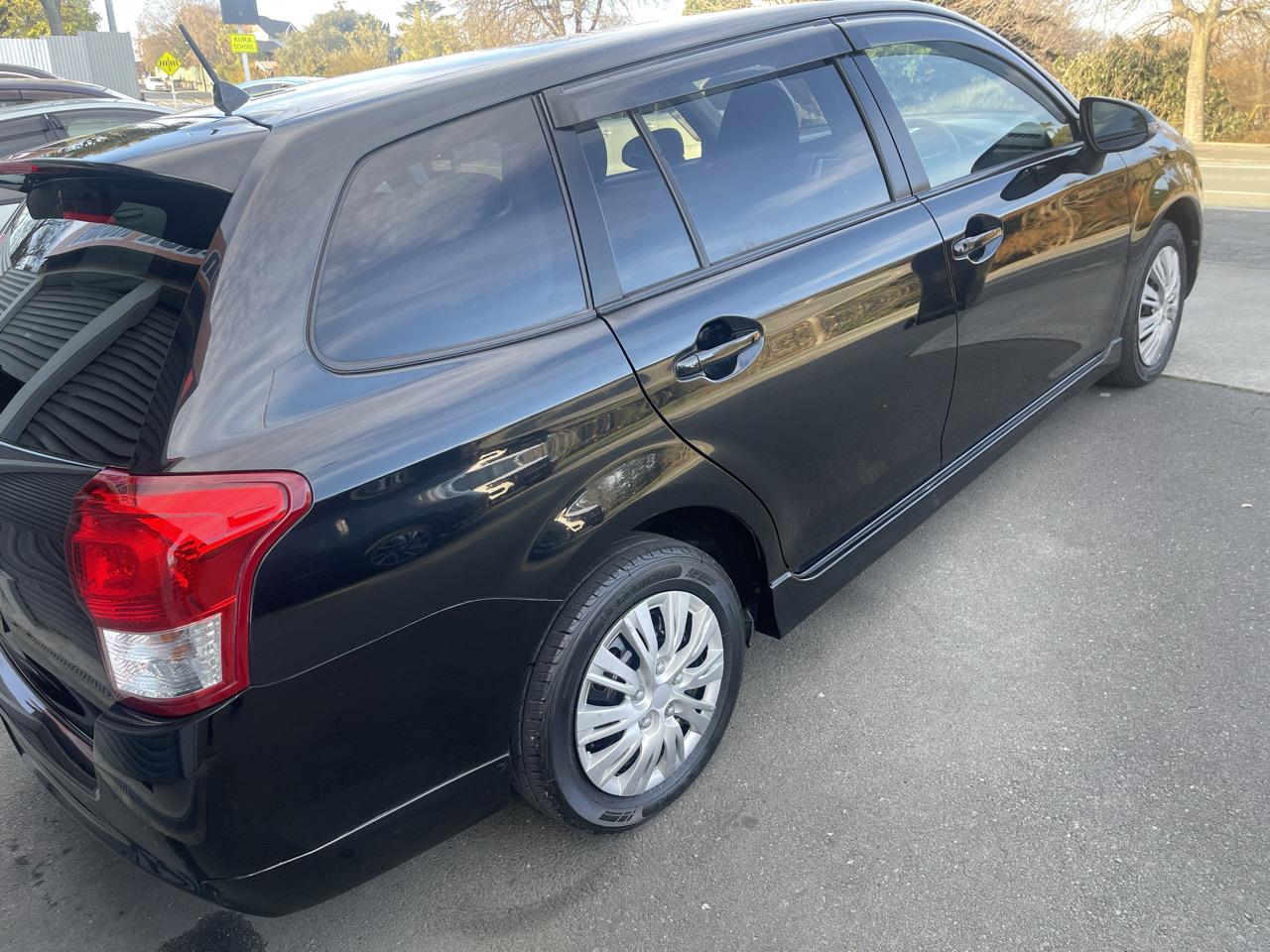 2012 Toyota corolla Fielder station wagon