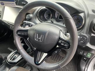 2013 Honda FIT - Thumbnail