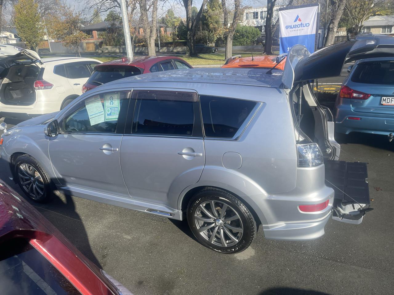 2010 Mitsubishi outlander 4wd 7 seater