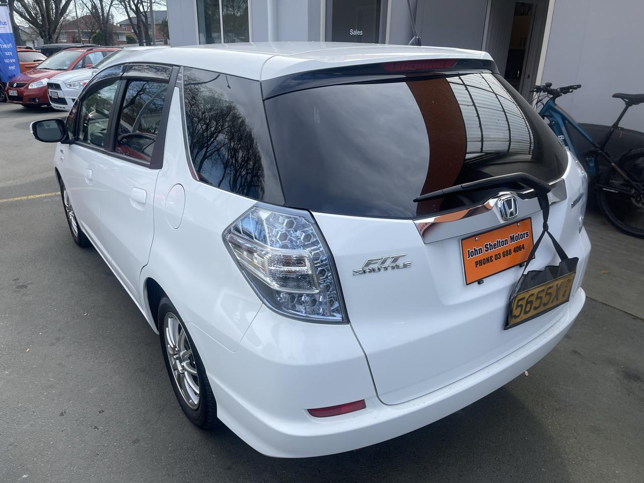 2013 Honda Fit Hybrid shuttle wagon