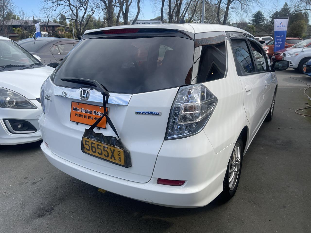 2013 Honda Fit Hybrid shuttle wagon